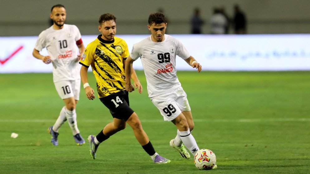 الرمثا يحافظ على صدارة دوري المحترفين