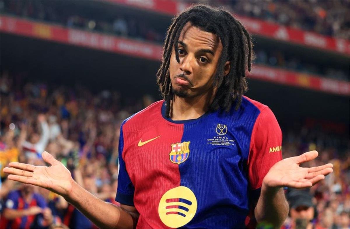 لاعب برشلونة يوافق على تجديد عقده