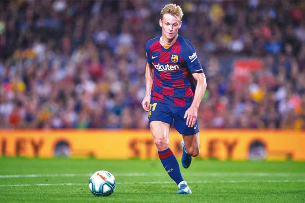 برشلونة يؤكد إصابة لاعبه دي يونغ