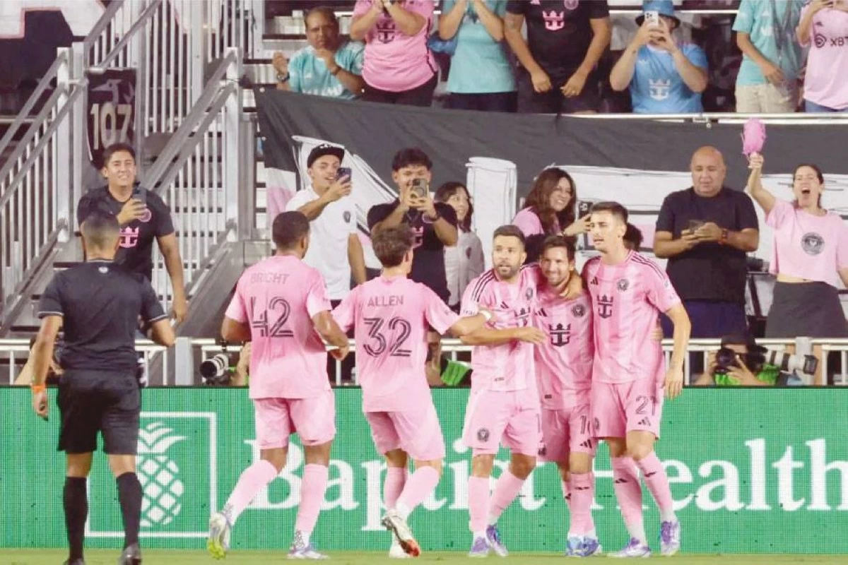 ميسي يقود فريقه للفوز على سياتل ساوندرز