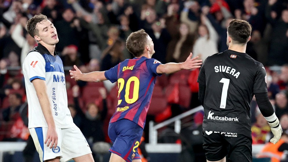 برشلونة يستعيد عافيته ويعتلي صدارة الدوري الإسباني