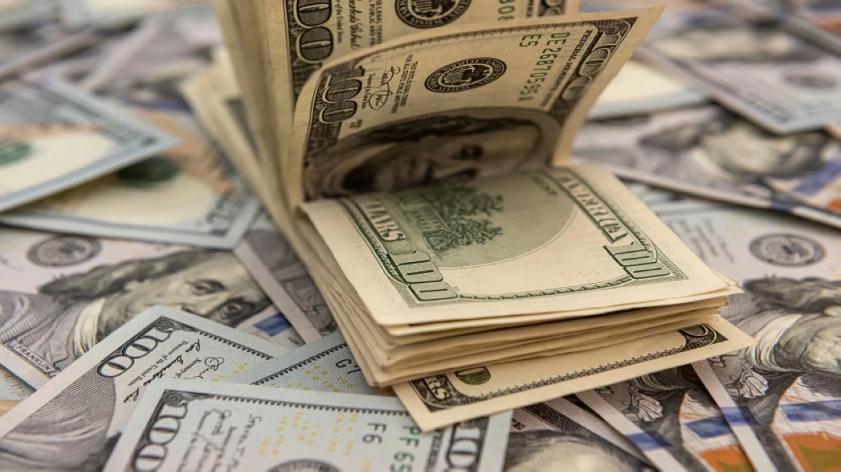 الدولار يتراجع مع ترقب خفض الفائدة الأميركية