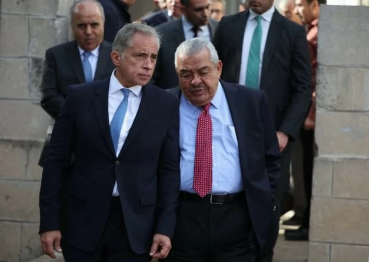 رئيس الوزراء يتفقد مدرسة إربد الثانوية