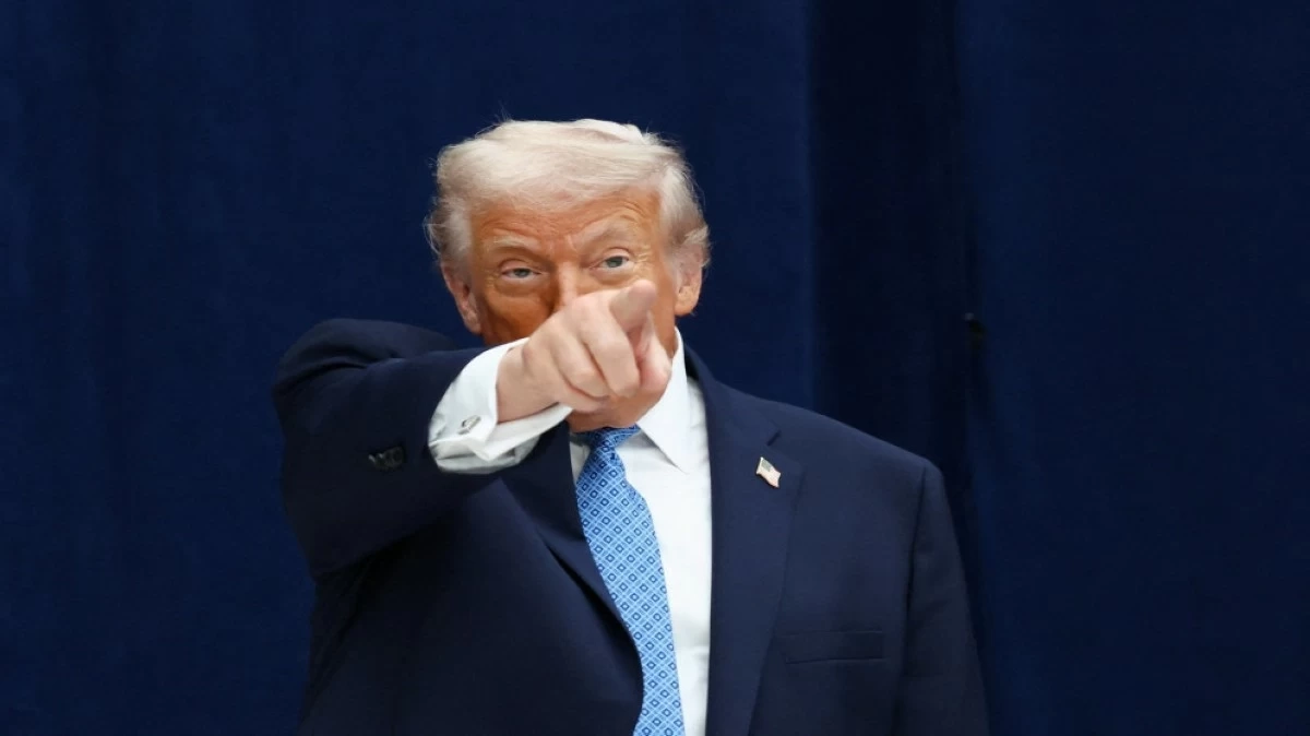 ترامب يختتم العام بخطاب قصير وجدَل طويل