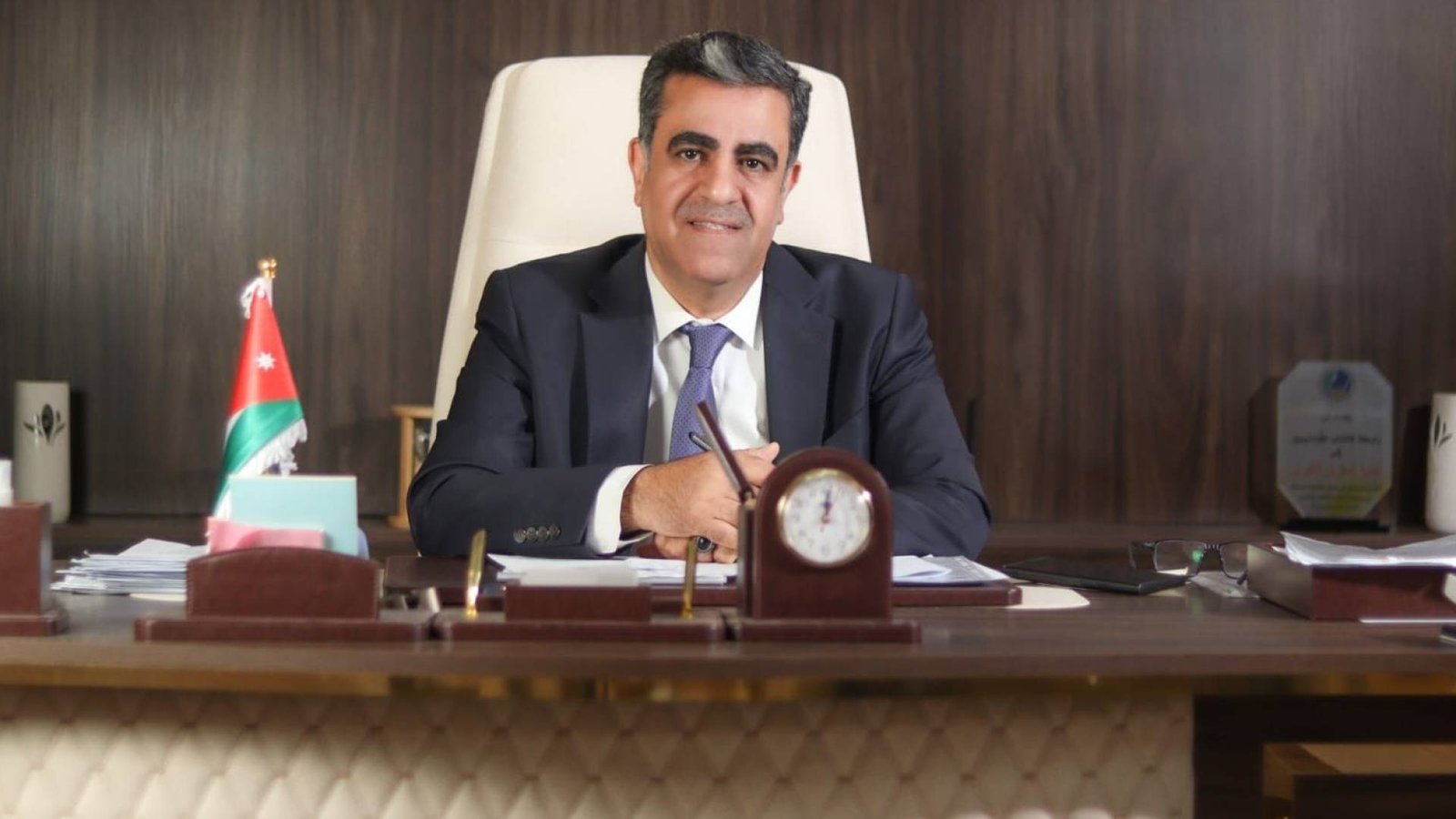 بلدية المفرق تلزم مقاولي الصرف الصحي بتصويب الهبوطات الناتجة عن المنخفضات الجوية