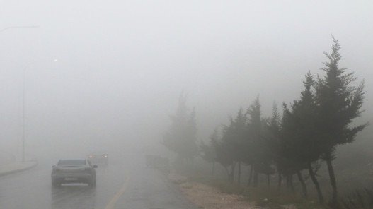 منخفض جوي يؤثر على المملكة الجمعة وتحذيرات عالية من السيول