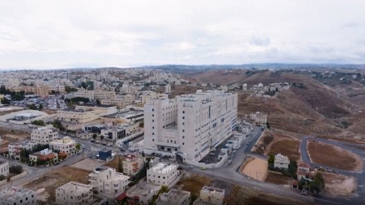 الملك يفتتح مستشفى الأميرة بسمة.. ويوعز بفتح مركز لعلاج السرطان