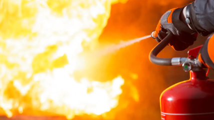 وفاة طفلين وإصابة 3 من عائلة واحدة بحريق شقة سكنية في العاصمة