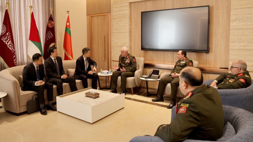 رئيس هيئة الأركان المشتركة يستقبل وفداً من شركة “نورينكو” الصينية