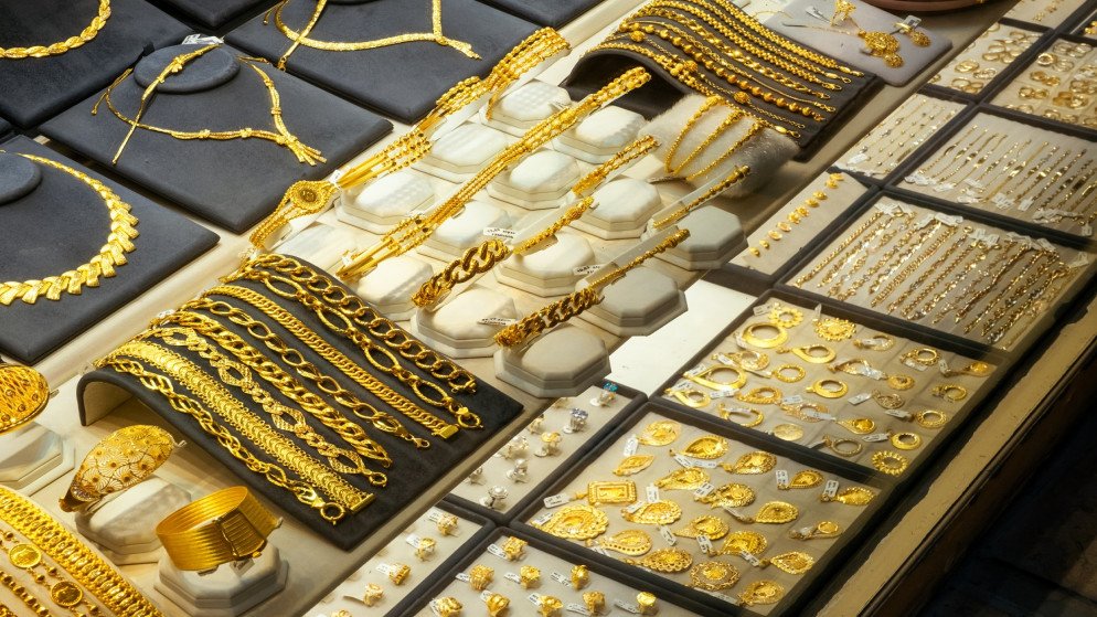 105.20 دنانير سعر غرام الذهب عيار 21 في السوق المحلية الخميس