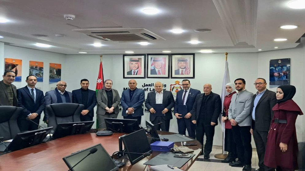 توقيع اتفاقية تشغيل وتدريب لفرع إنتاجي جديد في لواء الحسينية في معان