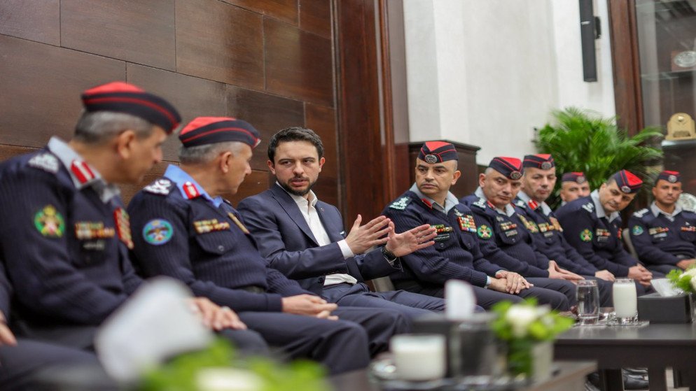 ولي العهد يزور الدفاع المدني: سلامة المواطنين أولوية