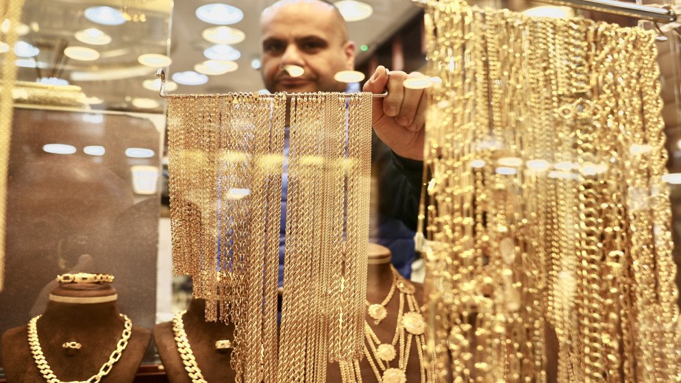 95.8 دينارا سعر الذهب عيار 21 في السوق المحلية