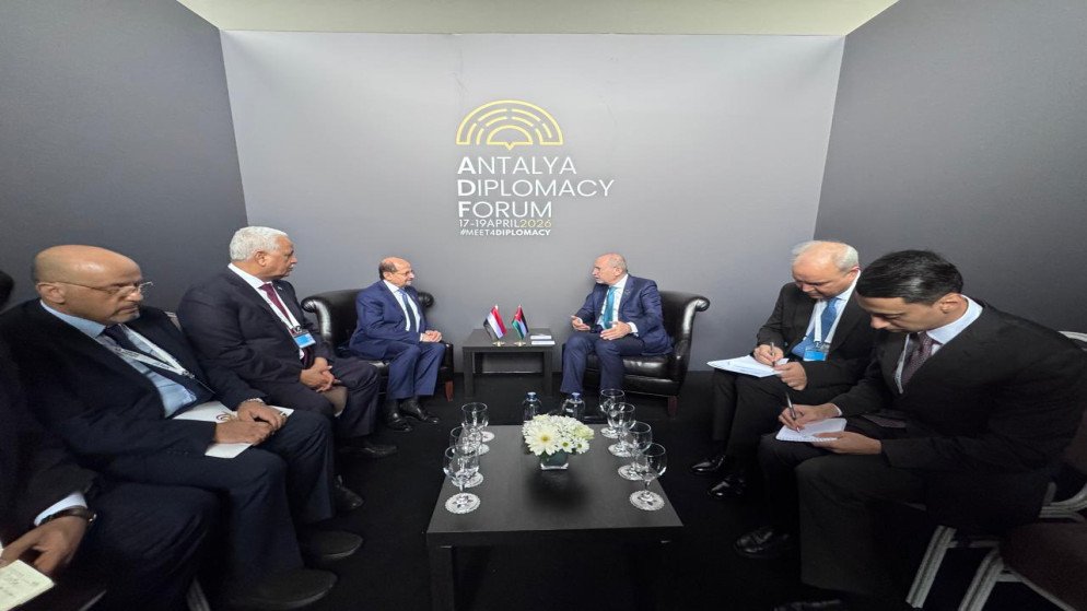 الصفدي يعقد سلسلة لقاءات دبلوماسية على هامش منتدى أنطاليا الدبلوماسي